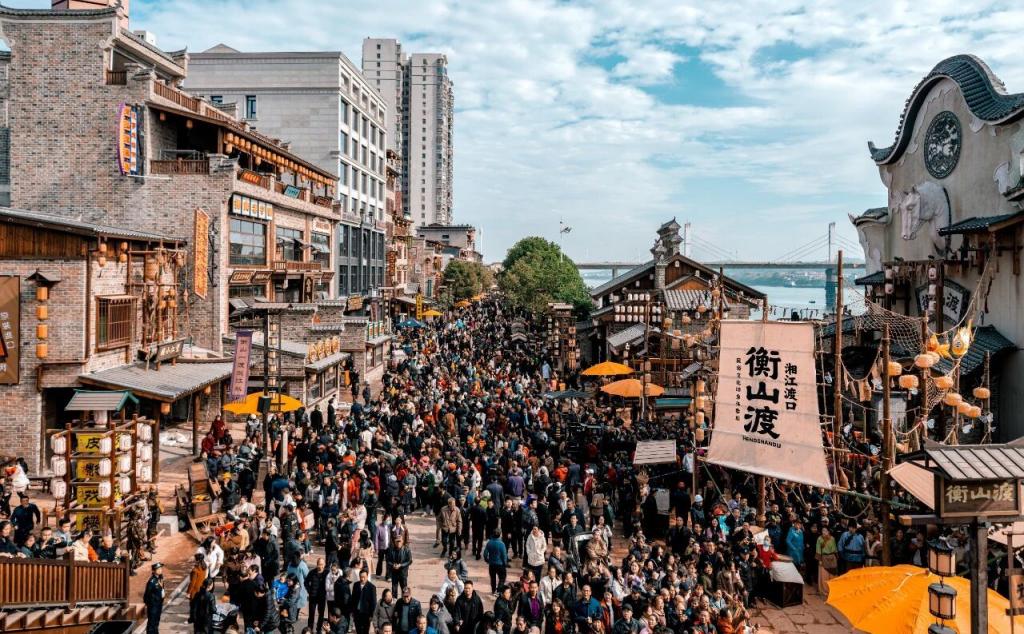 长沙出发衡山2日自驾游：衡山渡拾趣-万寿广场拜寿-南岳里赶庙会-南岳大庙祈福暖心休闲2日游