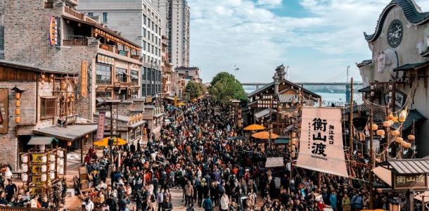 长沙出发衡山2日自驾游：衡山渡拾趣-万寿广场拜寿-南岳里赶庙会-南岳大庙祈福暖心休闲2日游-大自驾网