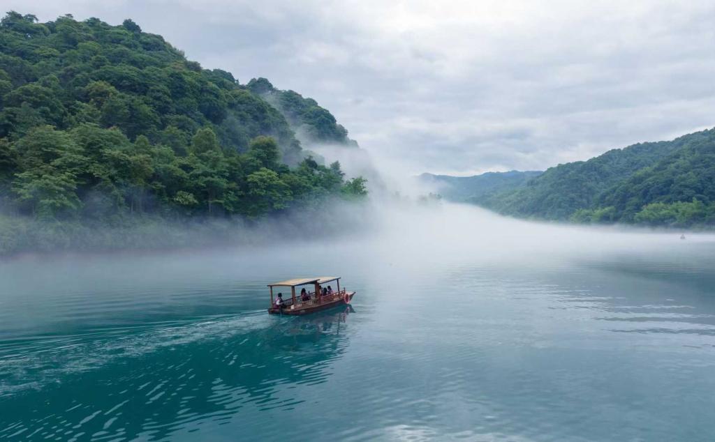广东出发粤北郴州4日自驾游：相约湖南东江湖-品湖鲜宴-土猪宴-泡温泉4日游