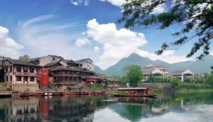 武汉出发湖南湘西5日自驾游：【神秘湘西】边城茶峒-矮寨奇观-芙蓉镇-凤凰古城小众轻奢5日游-推荐