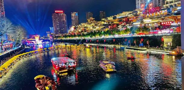 重庆出发湖北恩施4日自驾游：【仙山贡水】恩施土司城-女儿城-宣恩狮子关-坪坝营4天3晚-大自驾网