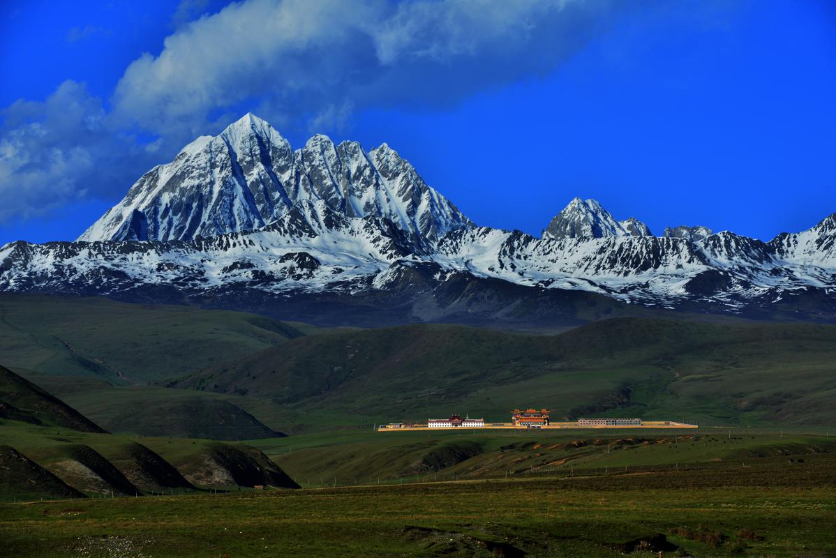 成都出发康定4日自驾游：藏地莲花-神木垒-新都桥-亚拉雪山4天经典自驾游