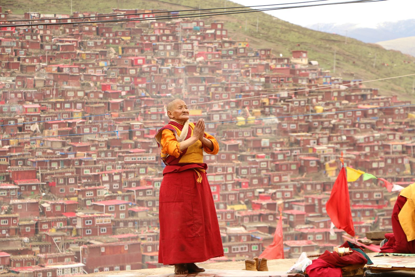 重庆出发川西色达5日自驾游：五明佛学院-八美梵音-塔公草原5日赏秋之旅