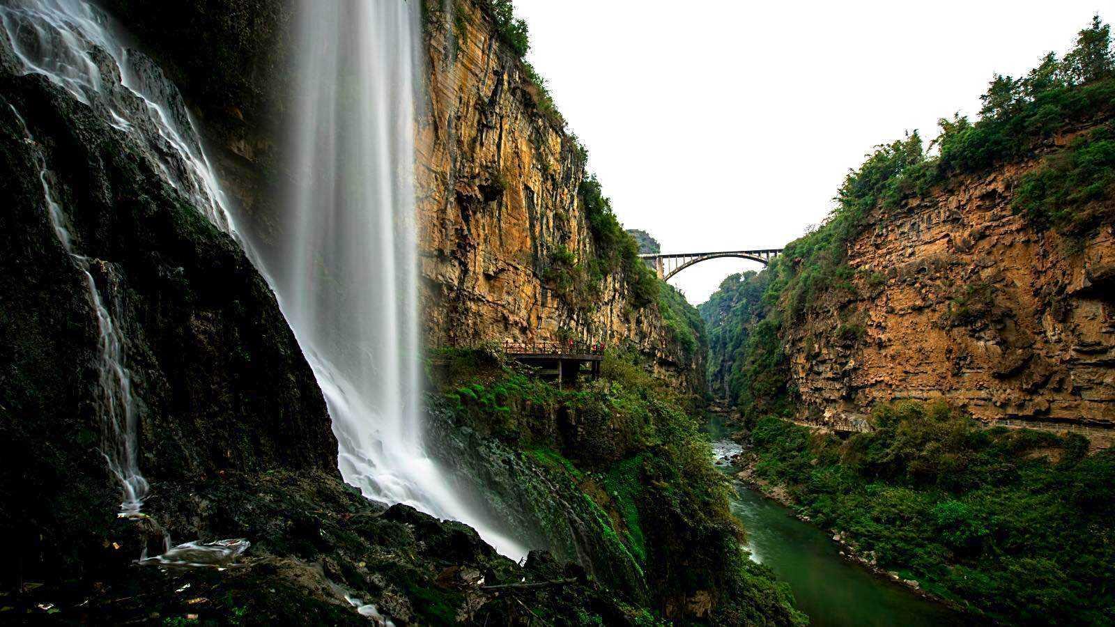 长沙出发贵州6日自驾游：马岭河大峡谷-万峰林-黄果树瀑布-西江千户苗寨6日山水游