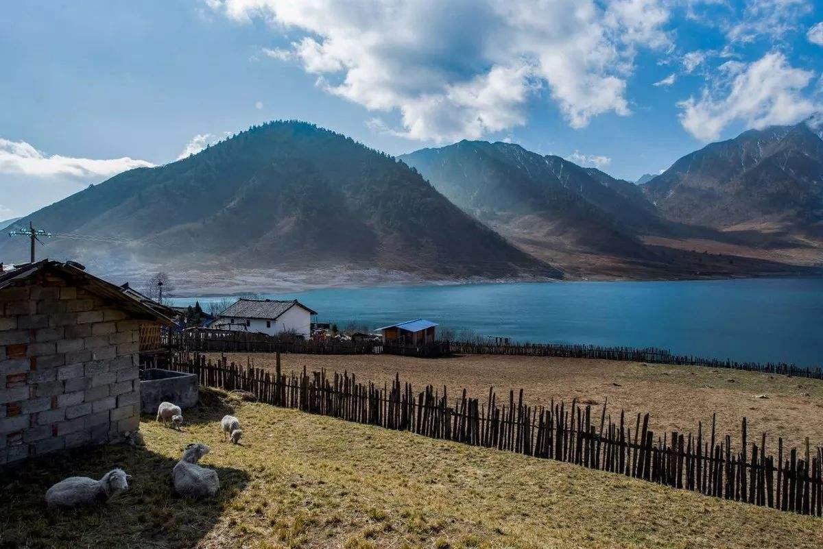 成都出发周边2日自驾游：孟获城-冶勒湖2日周末自驾游