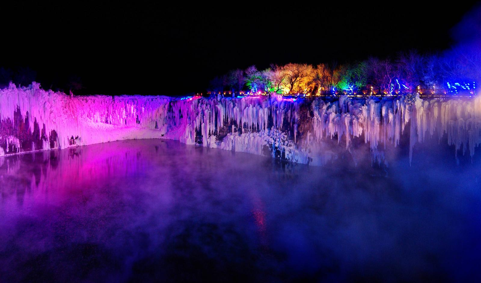 哈尔滨集合东北7日落地自驾游：穿越雪乡-镜泊湖冬捕-雾凇岛冰雪天地7日游