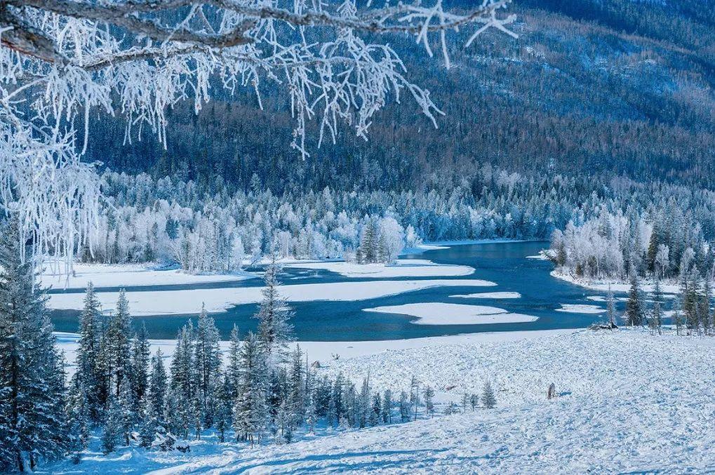 阿勒泰集合新疆4日落地自驾游：喀纳斯-禾木村雪景，体验新疆冰雪天地4日游