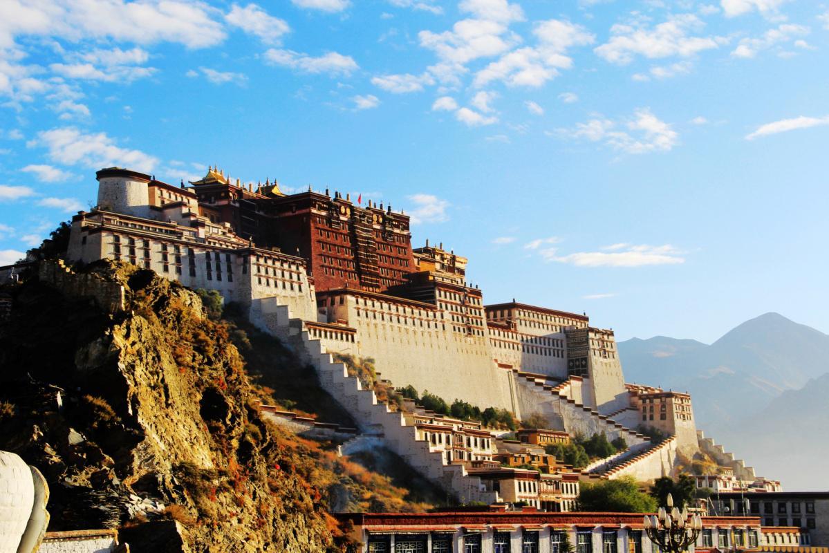 全国出发拉萨7日落地自驾：拉萨祈福-布宫-大昭寺-雅鲁藏布江-巴松措-羊卓雍错7日自驾游