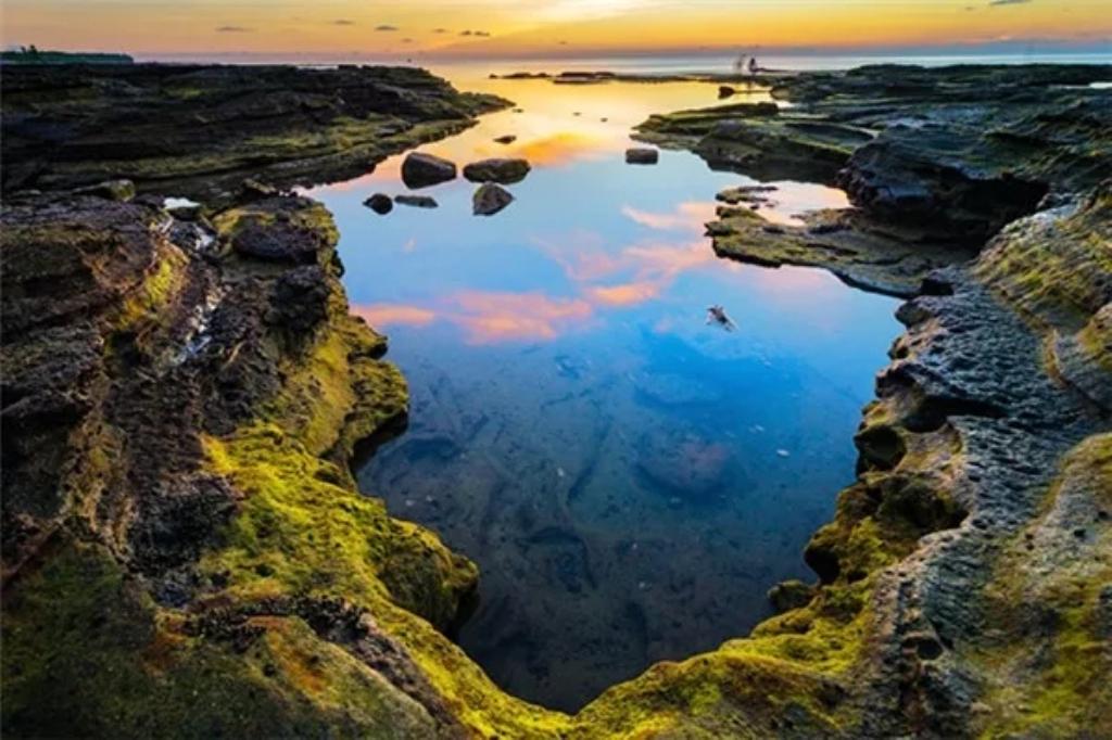 南宁集合广西落地7日自驾游：巴马百魔洞-德天瀑布-北海银滩-涠洲岛7日自驾游