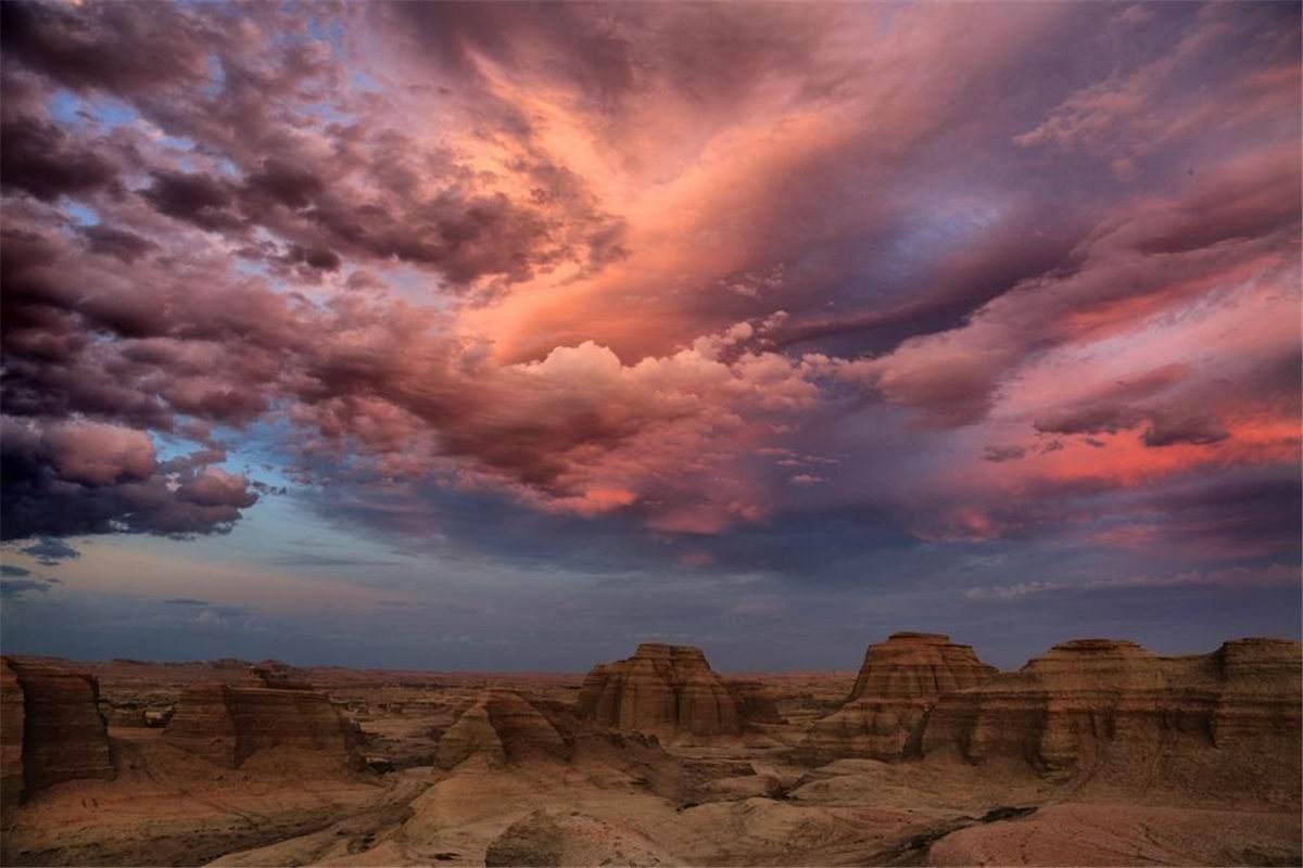 乌鲁木齐出发北疆大环线13日自驾游：可可托海-布尔津-喀纳斯-魔鬼城13日自驾游