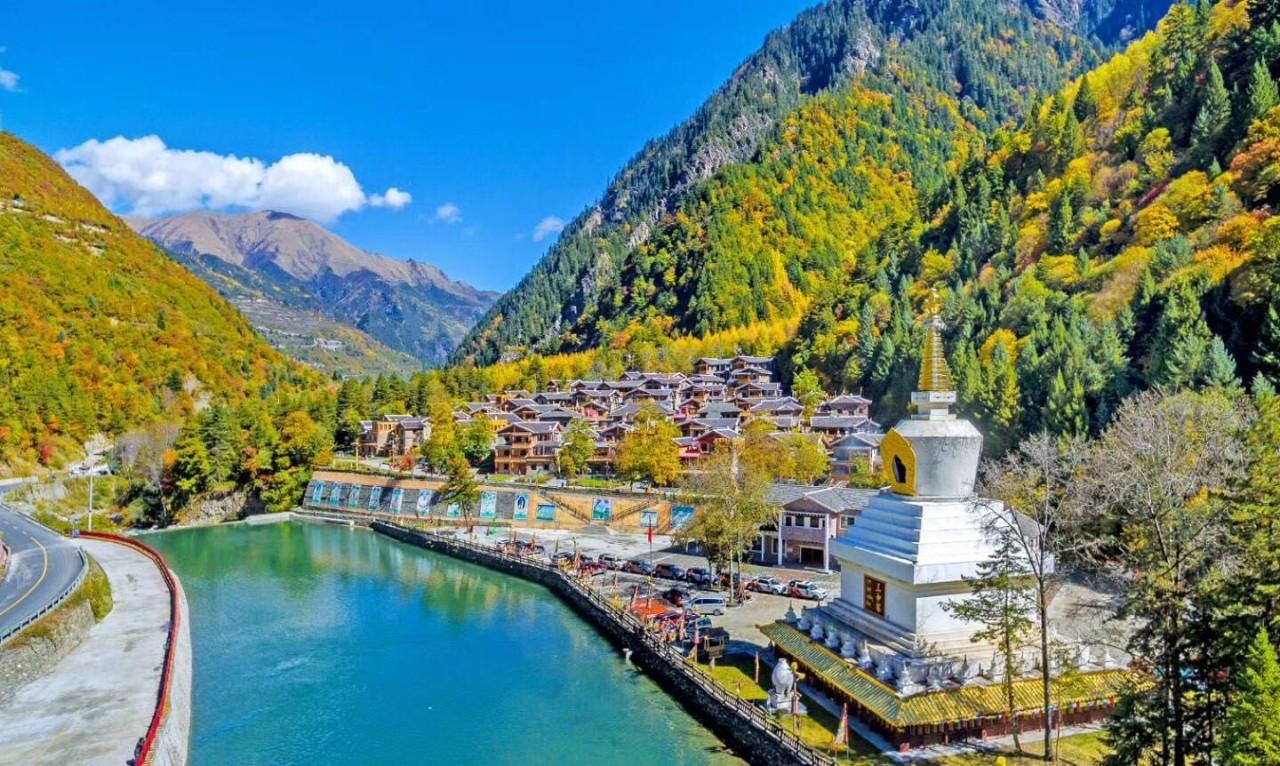 重庆出发川西4日自驾游： 穿越若尔盖大草原无人秘境-九曲黄河第一湾体验之旅4日自驾之旅