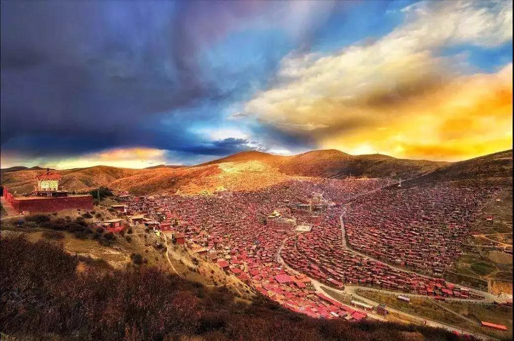 重庆出发川西4日自驾游：色达佛国-翁达-木雅圣地-康定溜溜城4日环线自驾游