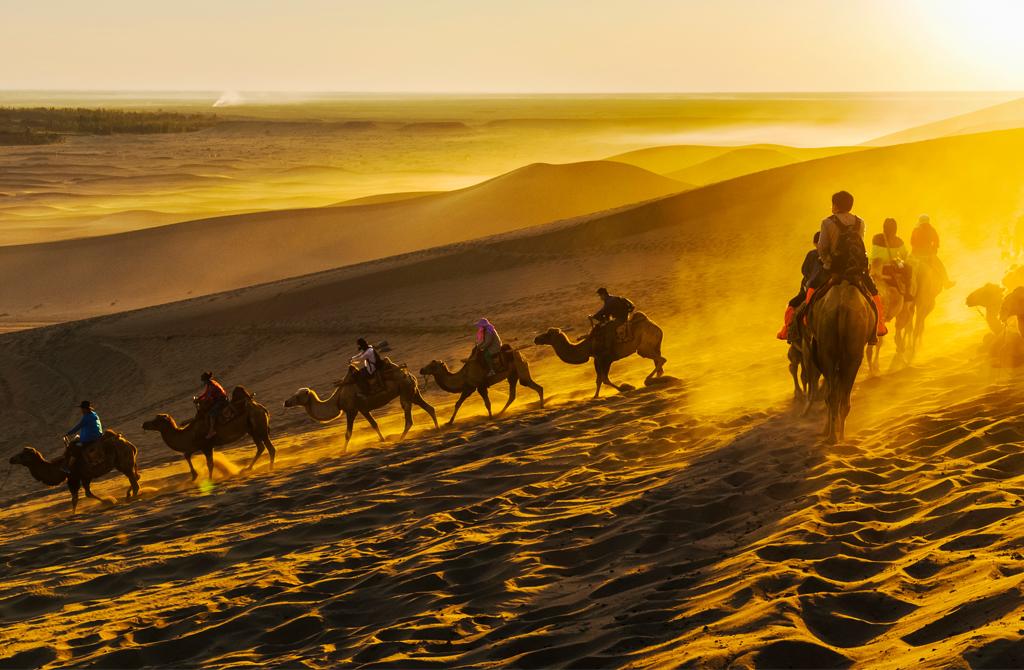 全国出发甘肃新疆4日自驾游：丹霞-嘉峪关城楼-火焰山-葡萄沟4日自驾游