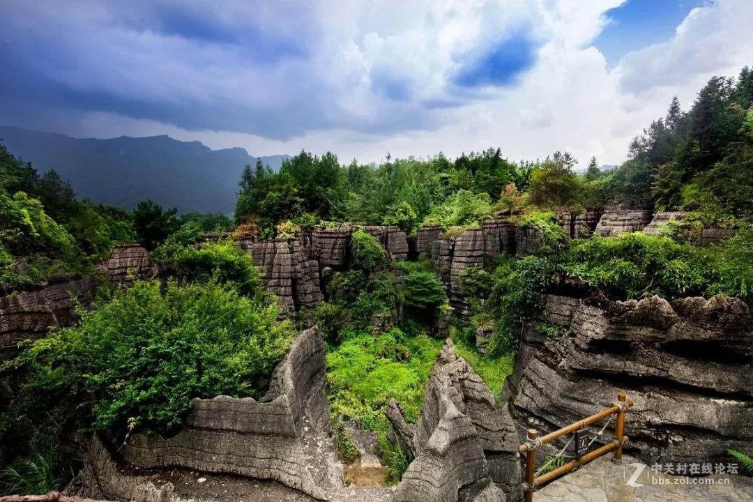 武汉出发周边恩施3天自驾：狮子关水上公路-梭布垭石林-女儿城3天湖北周末游