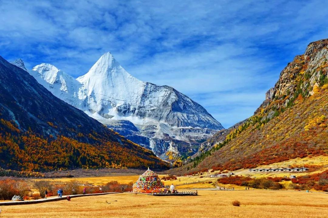 湖北出发9日川西自驾游：色达-雅拉雪山-新都桥-稻城亚丁9日自驾游