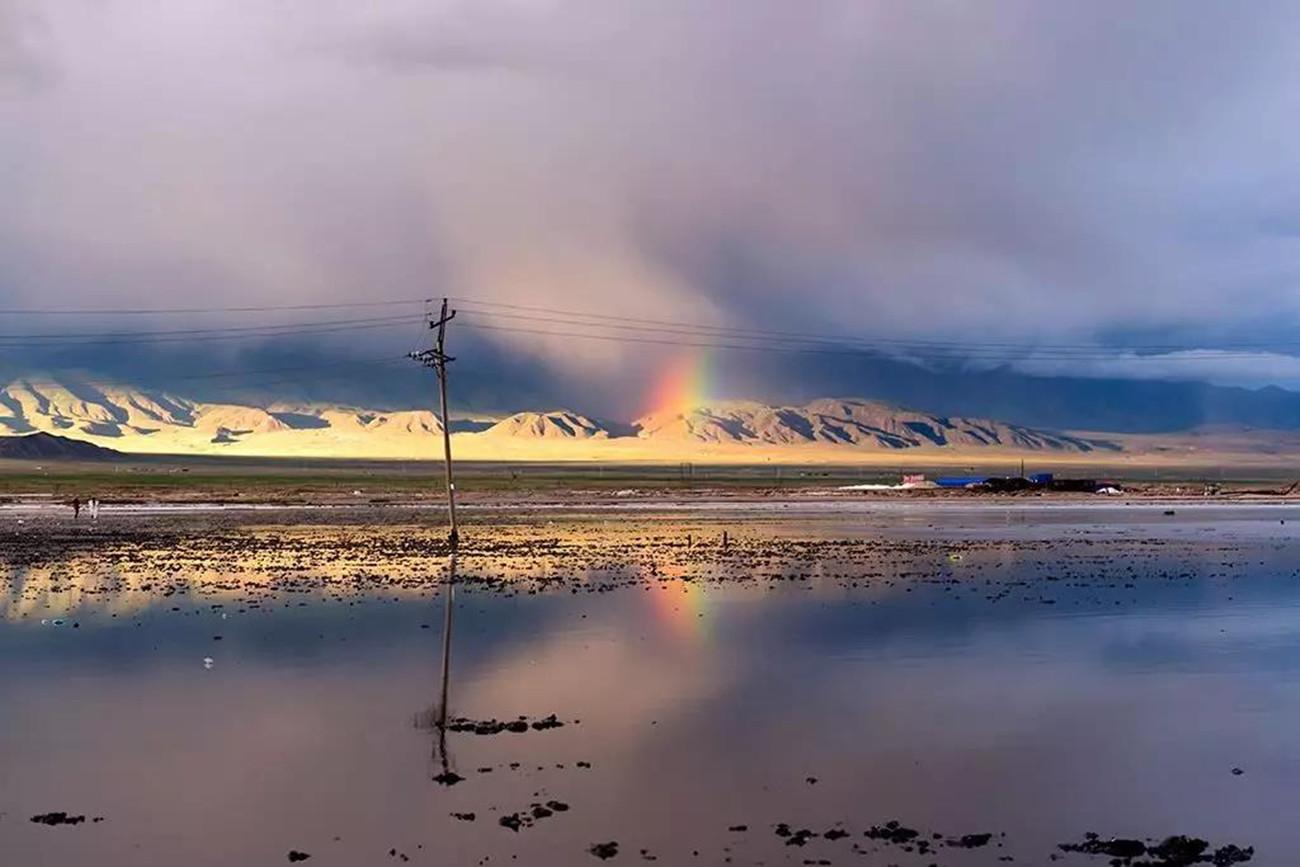 兰州集合西北10日大环线：张掖七彩丹霞-嘉峪关-莫高窟-茶卡盐湖10日落地自驾游