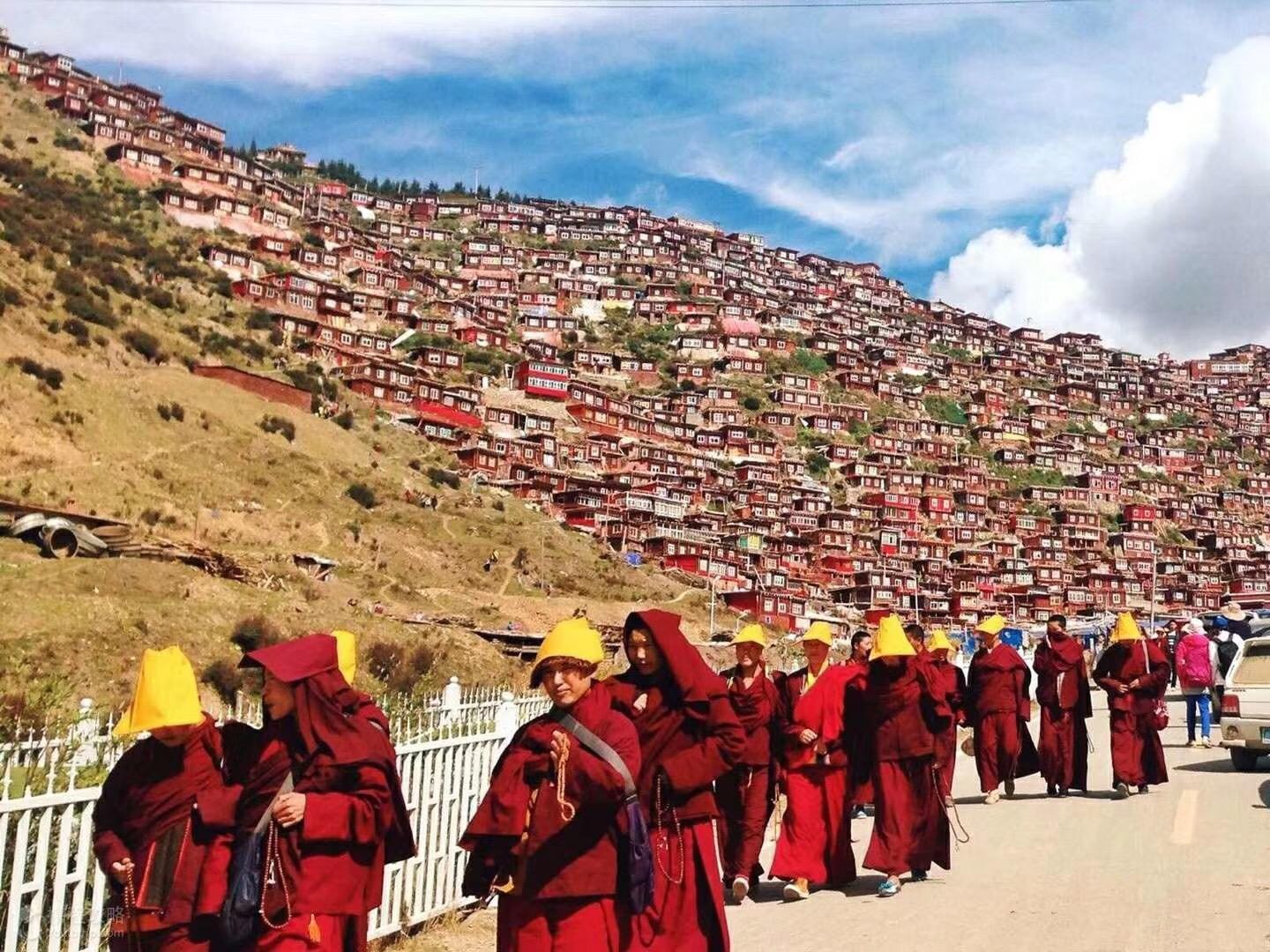 成都出发川西6日自驾游：稻城亚丁-色达佛国-新都桥6日自驾游