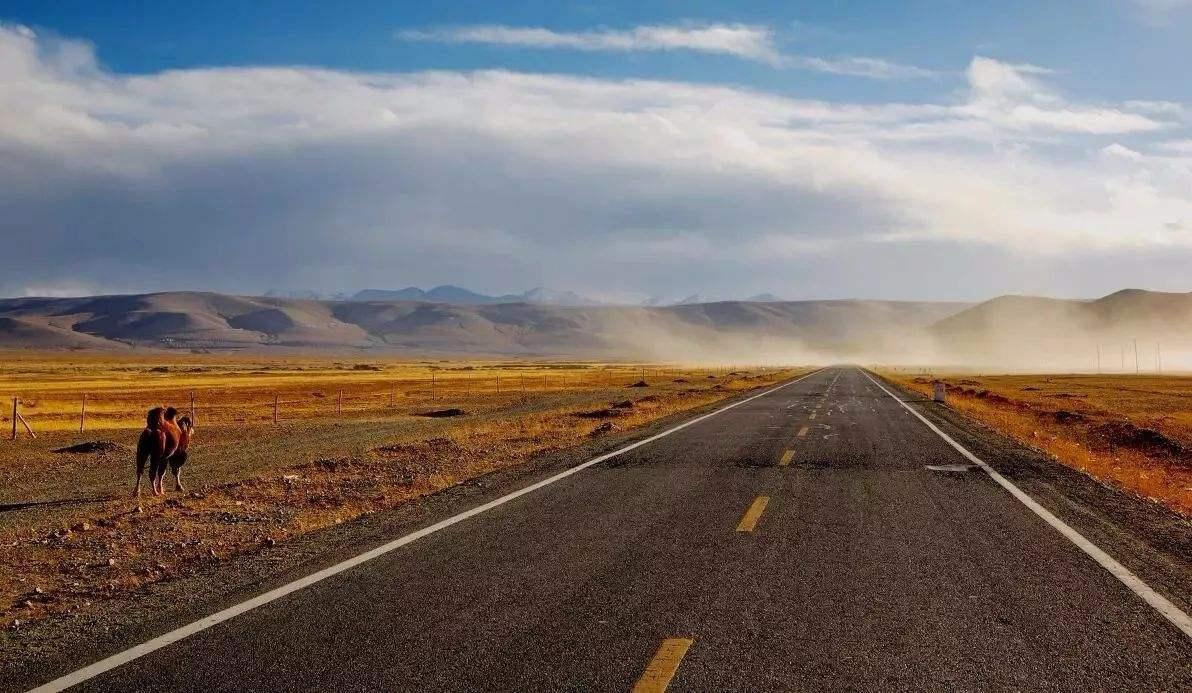 乌鲁木齐集合南疆11日自驾游:喀什古城-库车大峡谷-和田-塔克拉玛干沙漠11日南疆自驾游