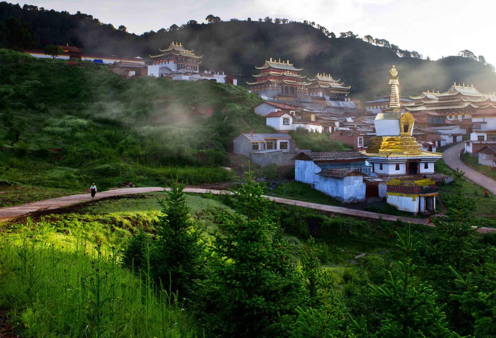 山东出发甘南川北8日自驾游：郎木寺-扎尕那-瓦切塔林-黄龙密境8日经典自驾游