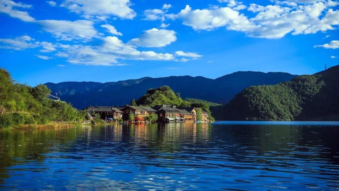 成都发往稻城亚丁7日自驾：香格里拉-泸沽湖-稻城亚丁-金沙江7日自驾游