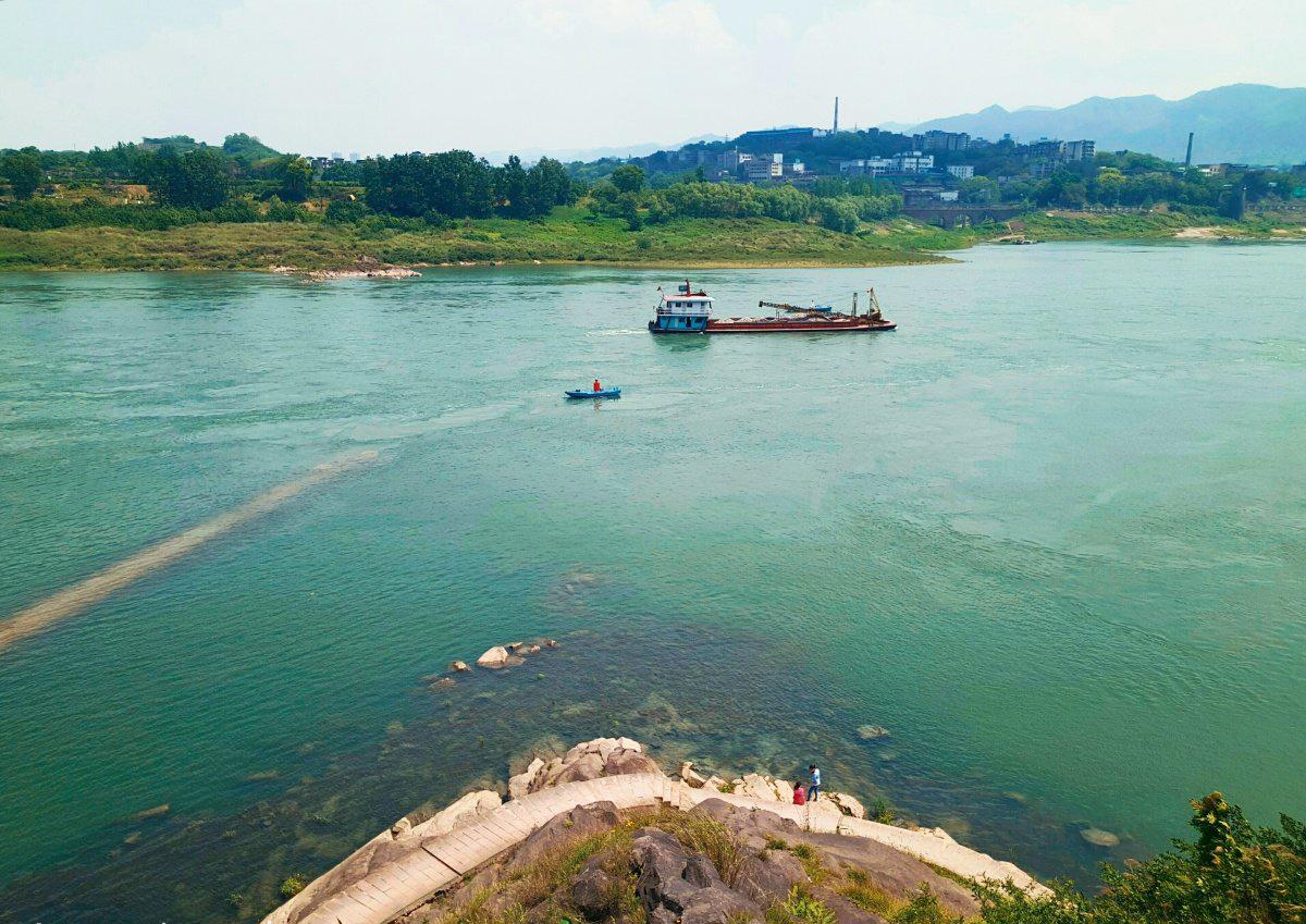 成都出发四川省内4日自驾游：八台山-悬空玻璃栈道-阆中古城-嘉陵江-天宫院自驾游