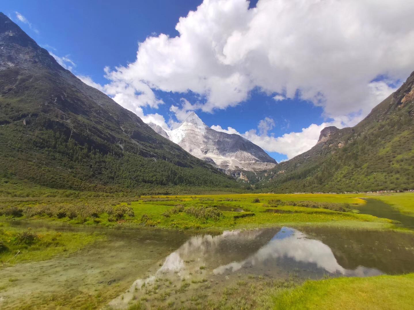 重庆出发川西亚青7日自驾游：新都桥-稻城亚丁-泸沽湖-西昌7日自驾之旅