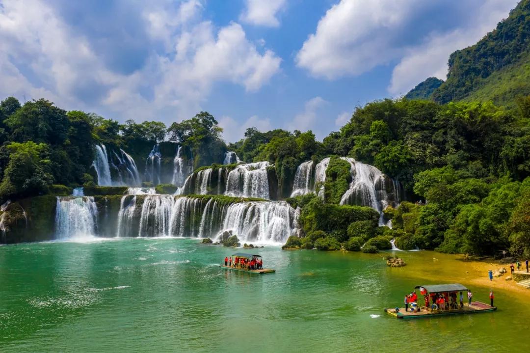 湖北出发广西中越边境6日自驾：穿越德天跨国瀑布-名仕田园-靖西鹅泉6日广西自驾游