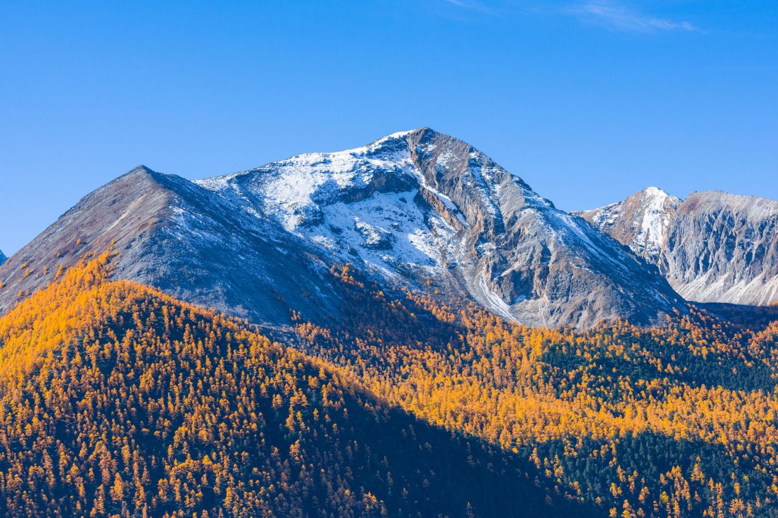 广西出发云南四川11日自驾游：香格里拉-稻城亚丁-新都桥11日川西大环线自驾游