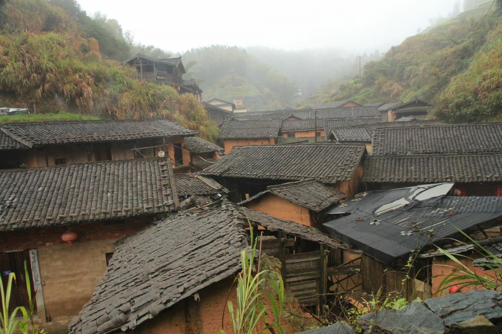 厦门周边2日自驾游：龙岩长汀品客家美食-体验富溪生态漂流-丁屋岭看客家文化2日游