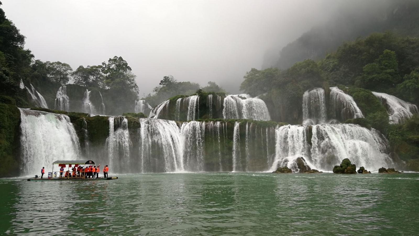 湖南出发广西7日自驾游：三江侗寨-百色巴马-中越边境-北海涠洲岛7日自驾游