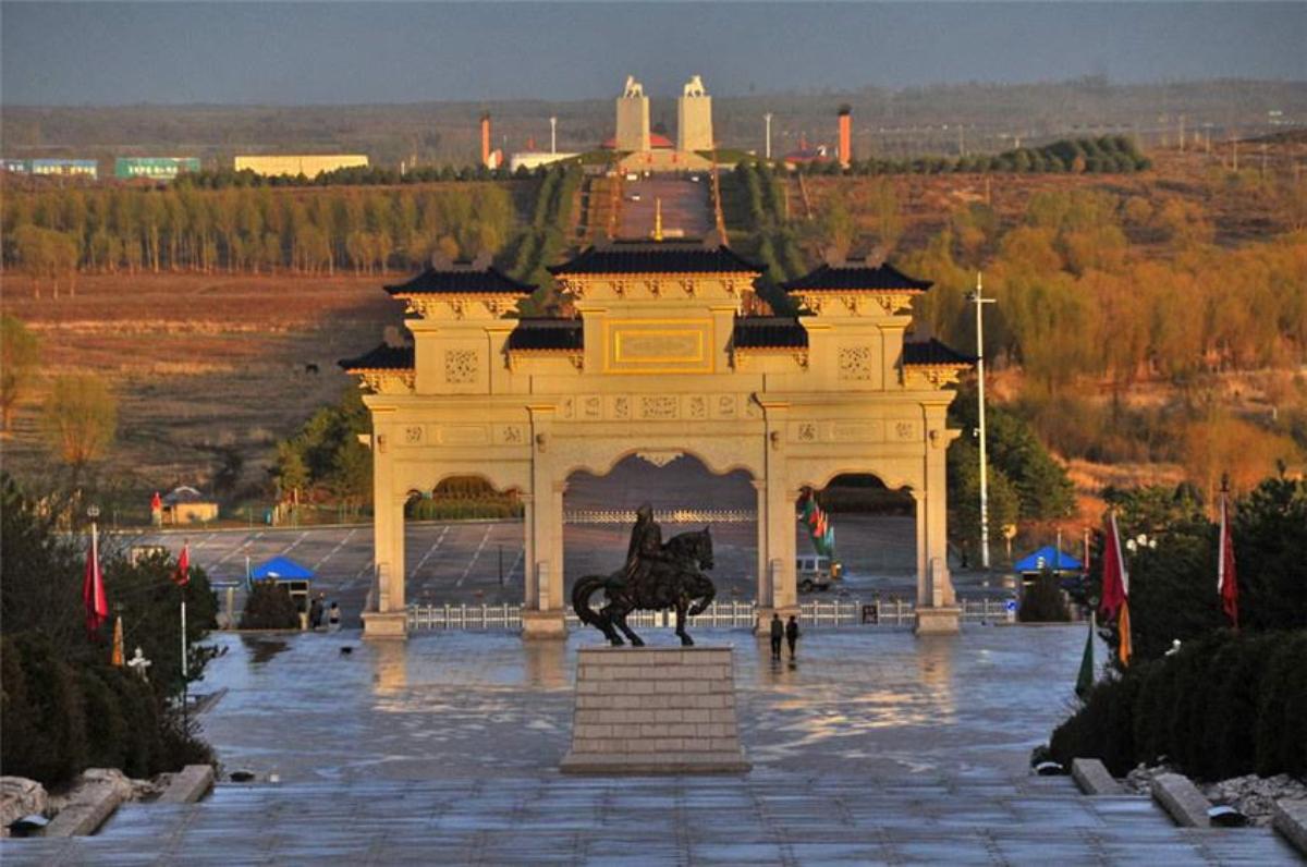 北京出发内蒙4日自驾游：哈素海-响沙湾-成吉思汗旅游区4日自驾游