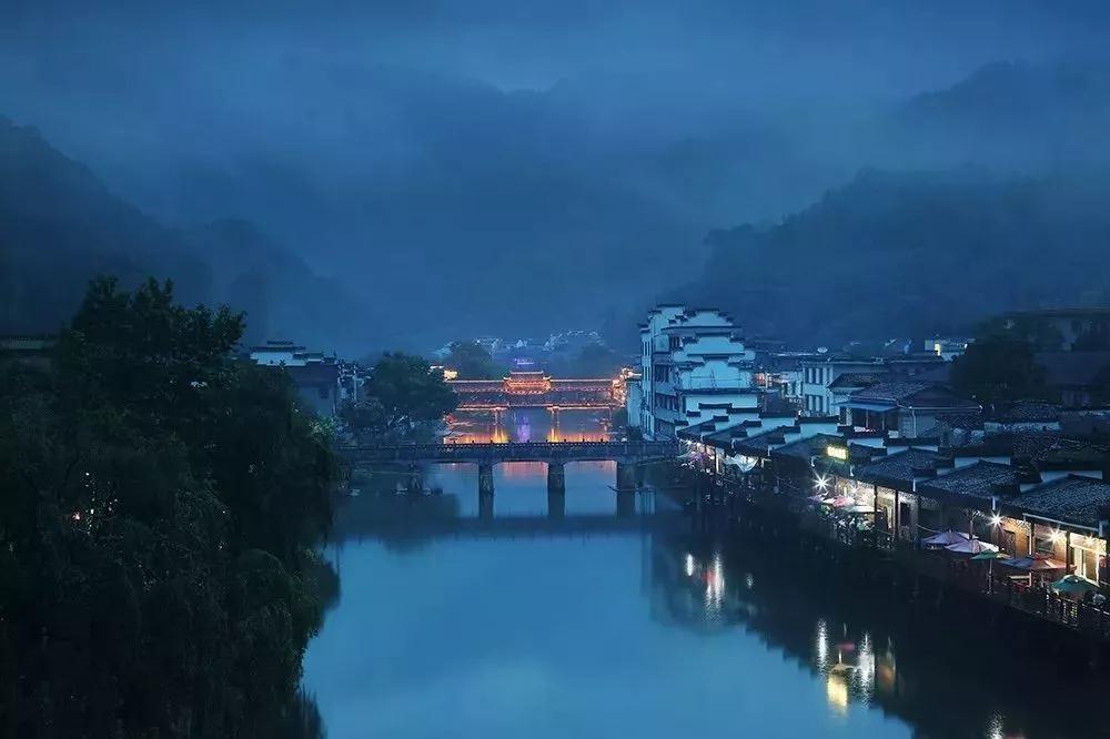 山东出发江西6自驾游日：景德镇-龙虎山-滕王阁-西海千岛湖6日经典自驾游