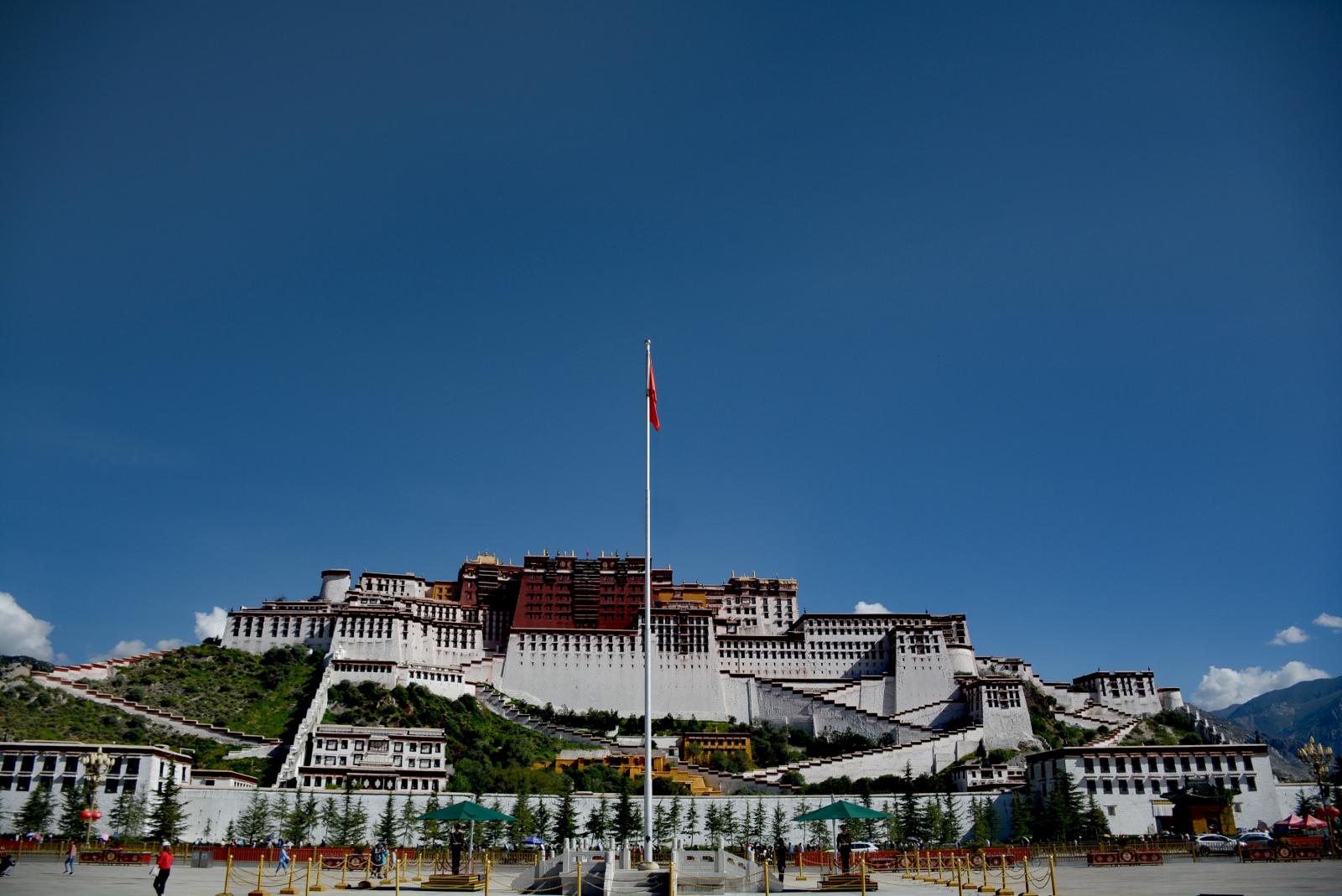 拉萨集合7日西藏落地自驾游：布达拉宫-巴松措-南伊沟-雍布拉康7日冬游西藏自驾游