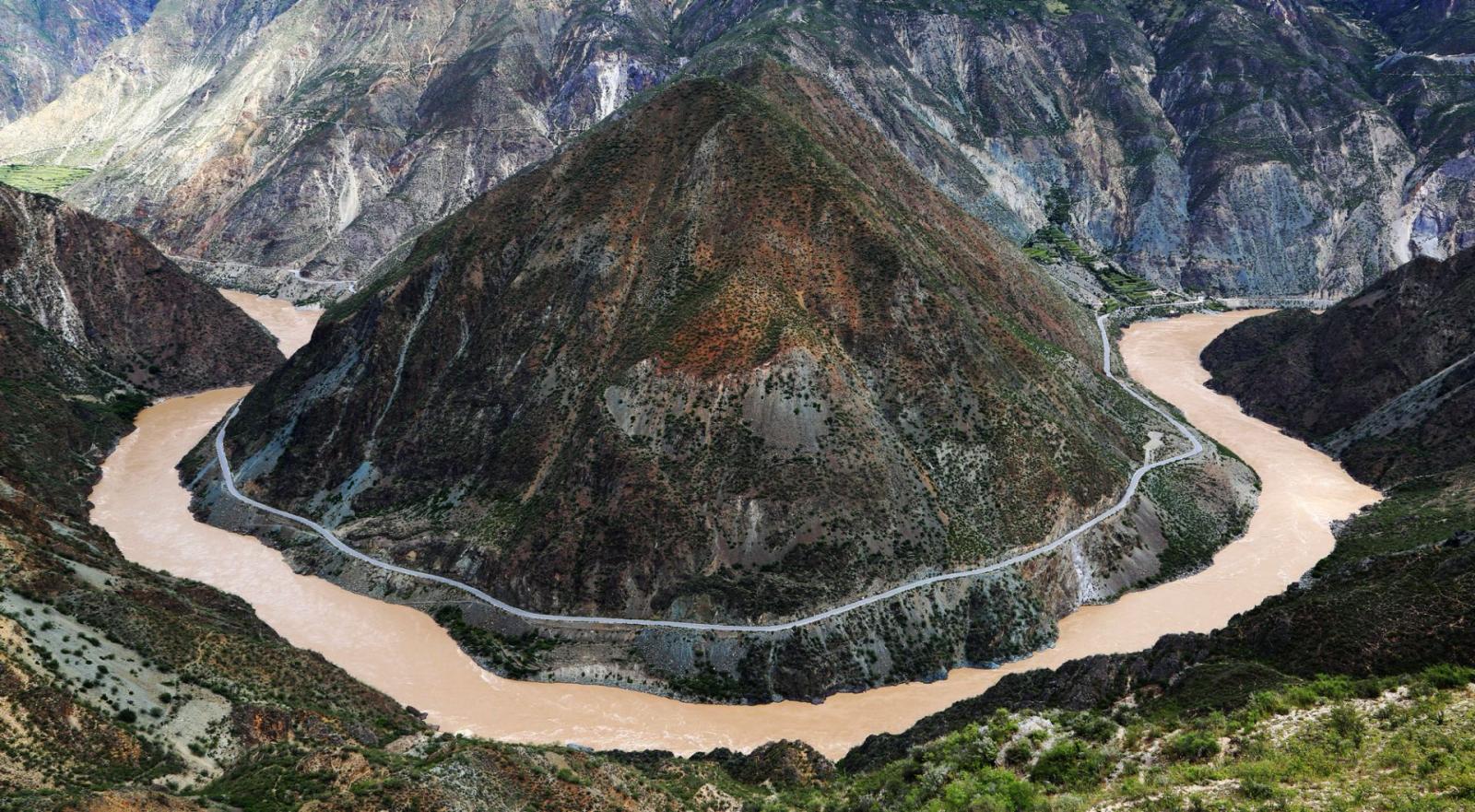 大理集合云南6日自驾游：怒江风光-独龙江-德贡公路-丙中洛-三江并流6日自驾游