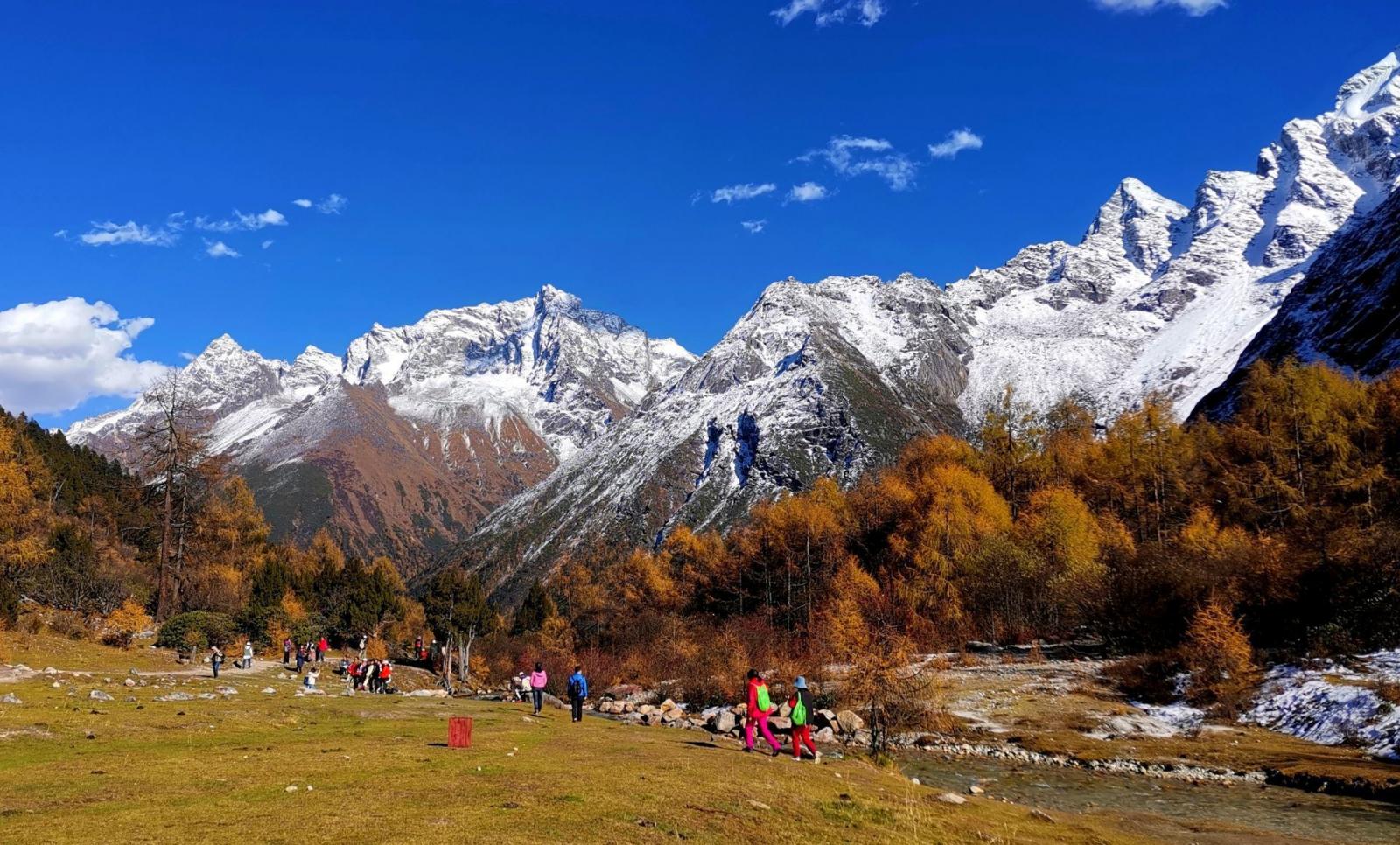 重庆出发川西3日赏秋自驾游：七彩毕棚沟-映秀地震遗址3日川西秋摄自驾之旅