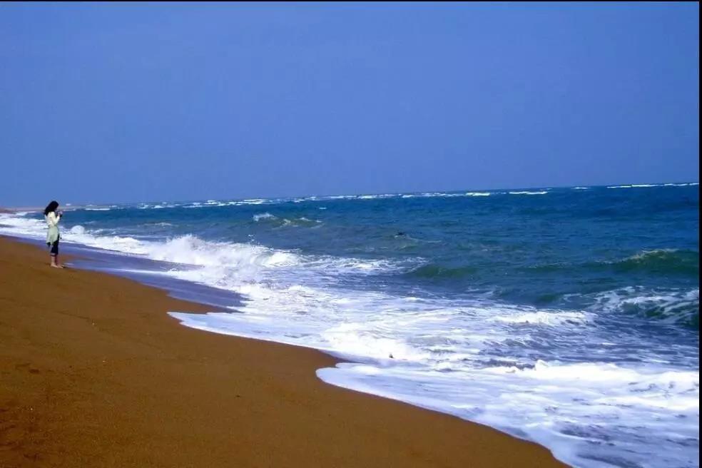 海南环岛5日落地自由行：骑楼老街-滨海公路-游艇出海-三亚海滩5日自驾游