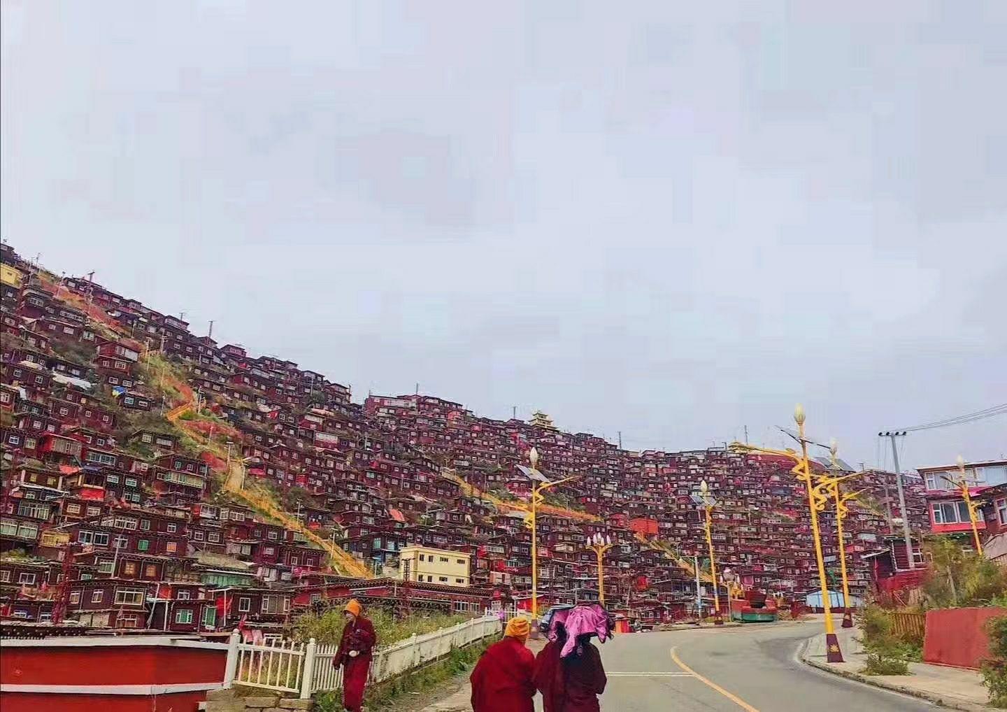 宜宾出发川西色达4日自驾游：天堂佛国色达-新都桥-道孚4日朝圣自驾之旅