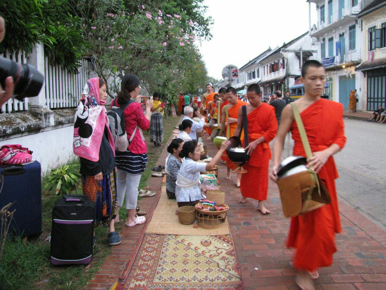 磨憨口岸集合老挝5日自驾游：探秘古都琅勃拉邦、万荣山水跨境5天自驾游