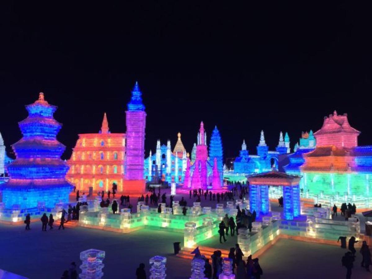 北京出发哈尔滨6日自驾游：净月潭-冰雪大世界-圣索菲亚大教堂6日自驾游