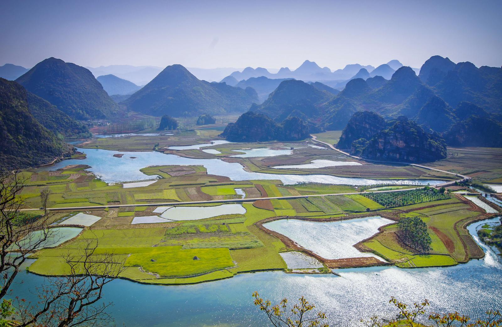成都出发云南6日自驾游：元谋土林-抚仙湖-普者黑-罗平油菜花6日畅玩云南环线自驾游