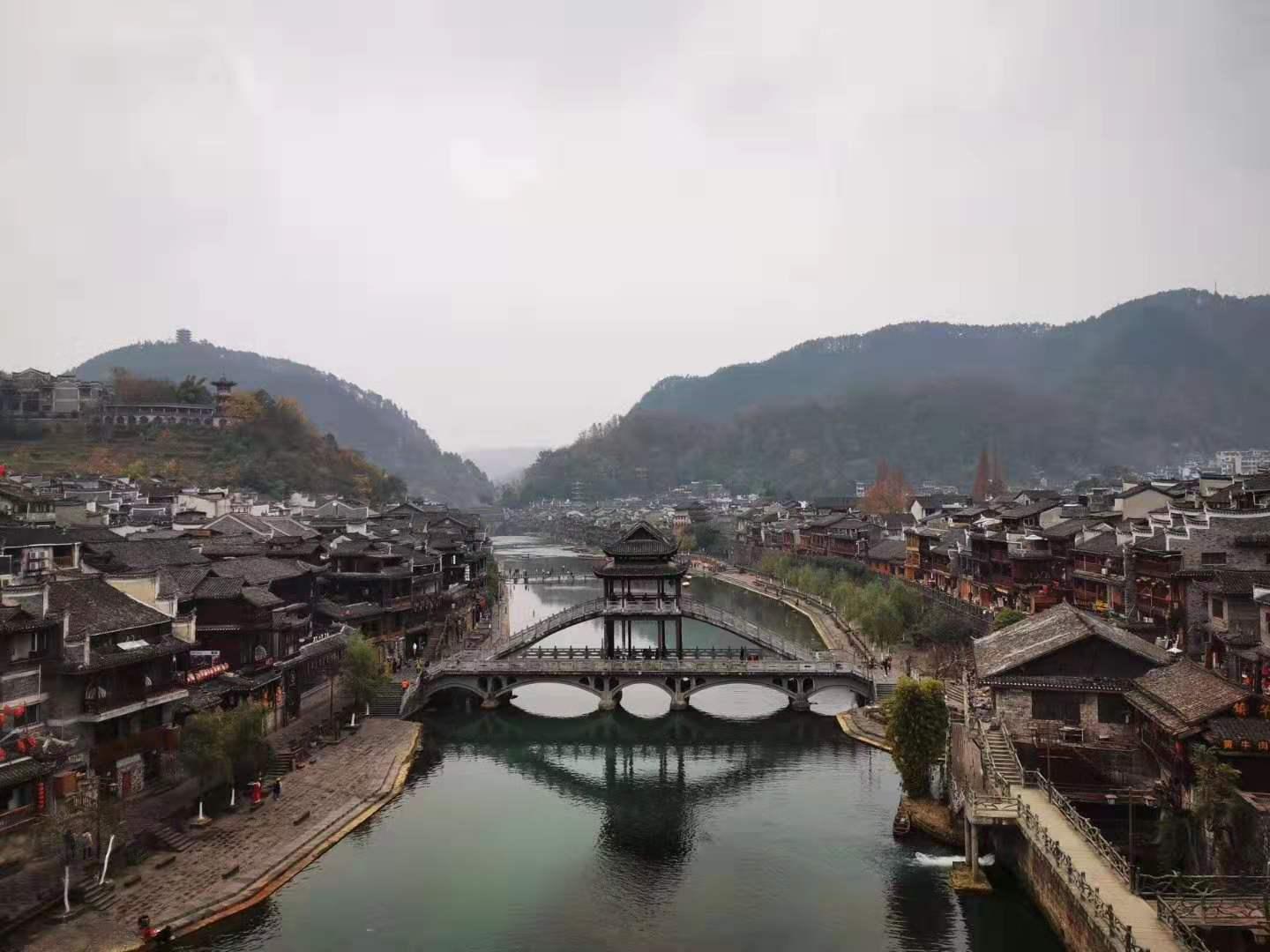 成都出发湘西6日自驾：酉阳桃花源-凤凰古城-芙蓉古镇6日自驾