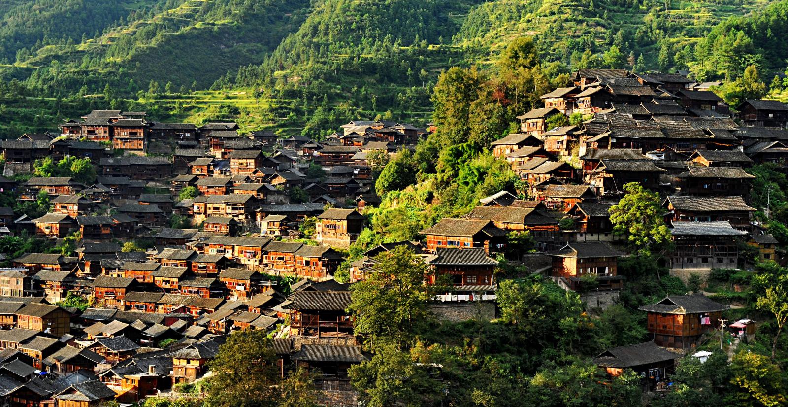 山东出发湖南湘西凤凰·竹山苗寨6日游：红石林-凤凰古城-墨戎苗寨竹山苗寨6日游