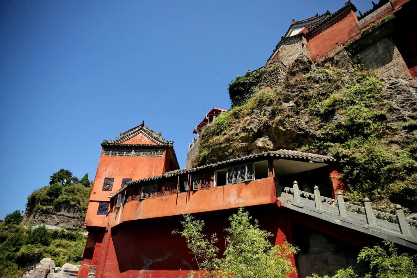 西安出发湖北十堰2日自驾路书：丹江口武当山-太子坡-南岩-金顶2日十堰自驾游