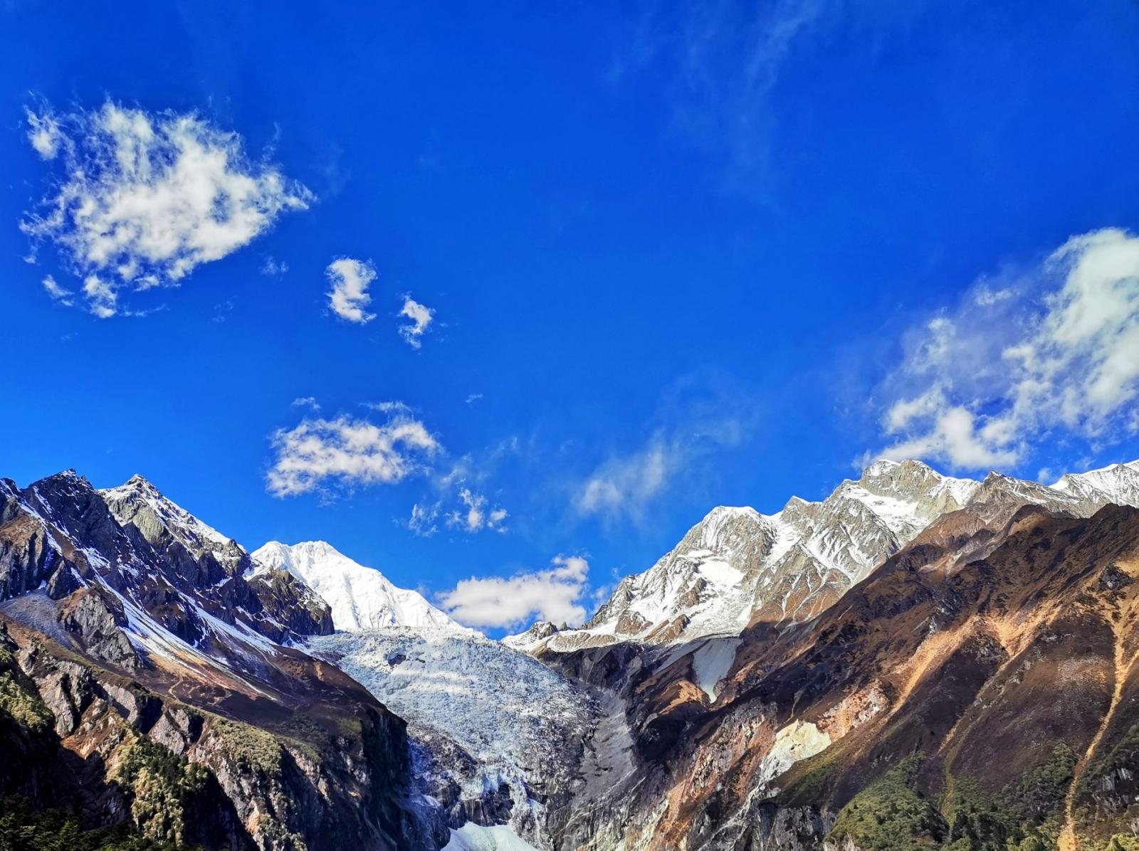 成都出发川西泸定三日自驾游路书：千年冰川海螺沟-摩西古镇-燕子沟三日自驾游