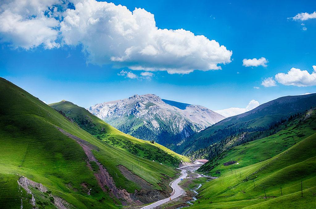 新疆9日西疆南疆自驾游：赛里木湖-喀拉峻-巴音布鲁克-库车大峡谷-独库公路-伊昭公路