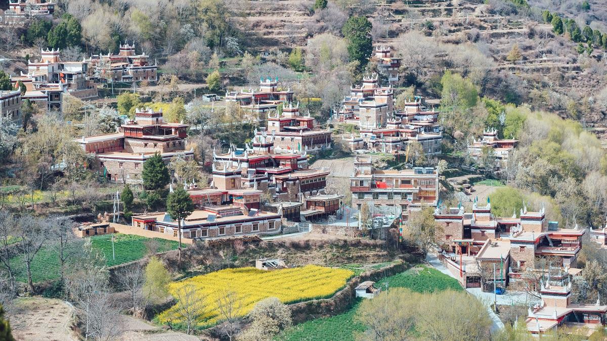 成都周边3日春季自驾游：金川梨花-西索民居-丹巴甲居藏寨3日休闲赏花自驾游