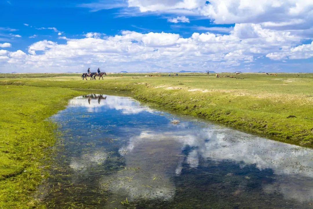 北京出发内蒙赤峰4日自驾游路书：玉龙沙湖-达里湖-达达线-热水塘镇温泉-华子鱼洄游4日自驾游