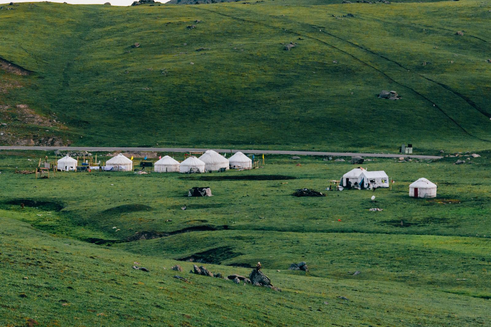 乌鲁木齐集合新疆北疆-独库公路-南疆14日自驾游路书：五彩滩-禾木-喀纳斯-赛里木湖-巴音布鲁克-那拉提-独库公路14日游