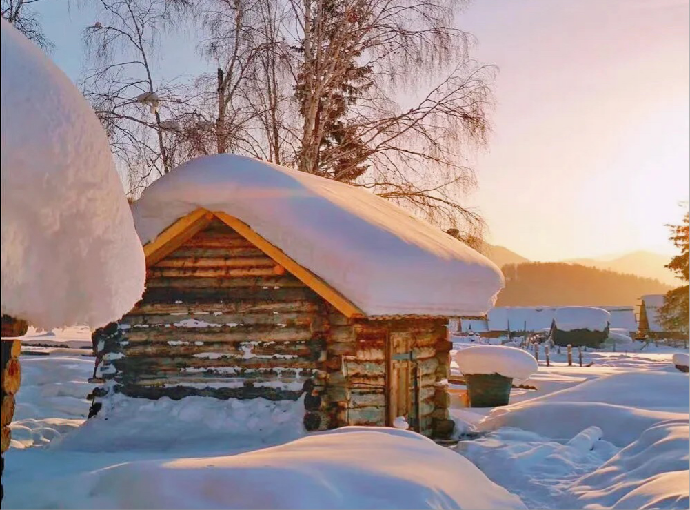 乌鲁木齐集合北疆5日跨年自驾游：古尔班通古特沙漠-乌伦古湖-海上魔鬼城-禾木-喀纳斯5日落地自驾游