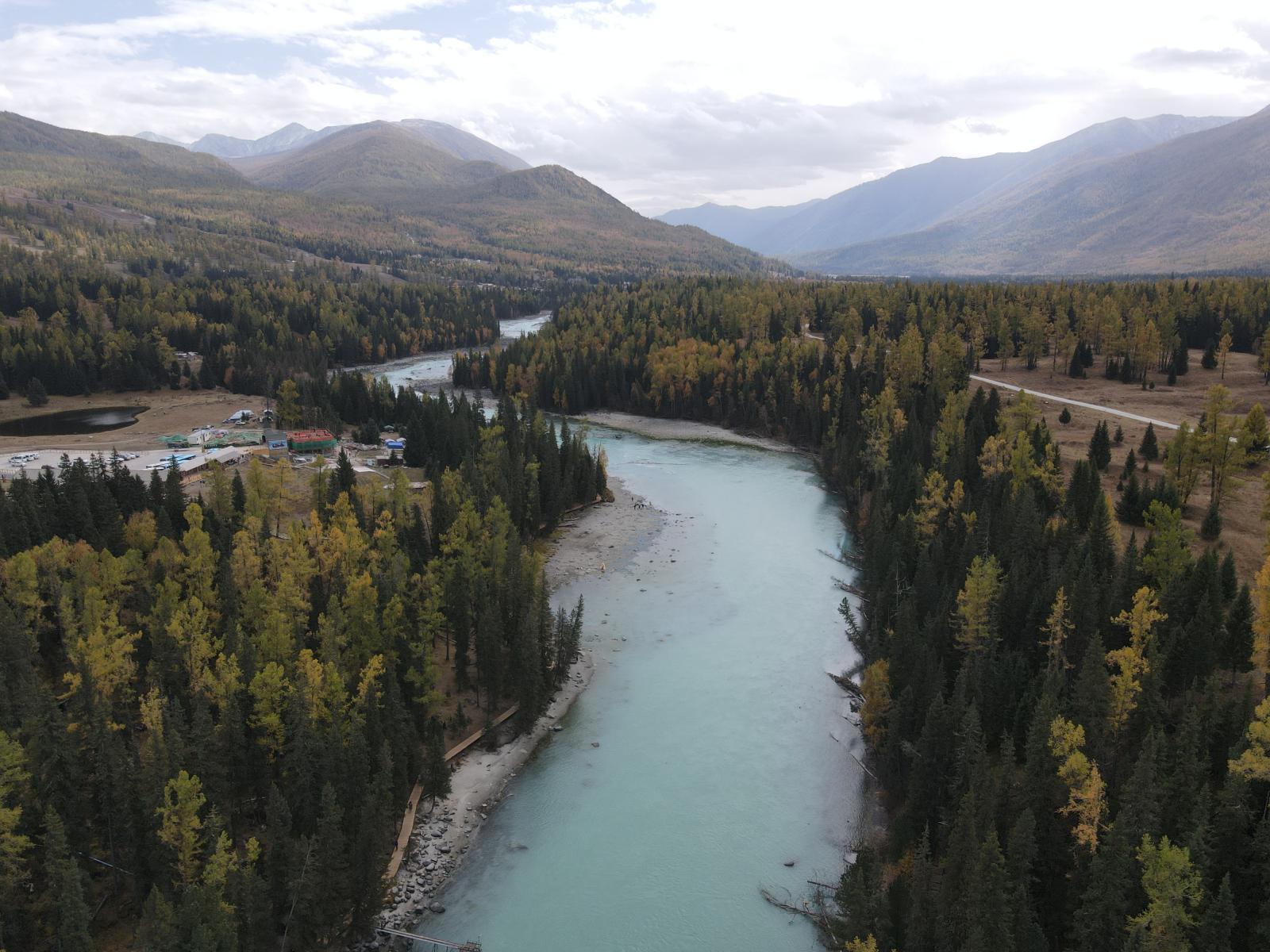 探秘北疆丨翻山越岭，感受异域风光：沙漠公路-禾木-喀纳斯-可可托海6日落地自驾